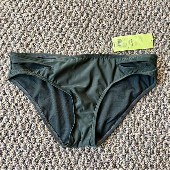 🆕All in motion bikini bottom Size M(8-10) - Picture 1 of 3